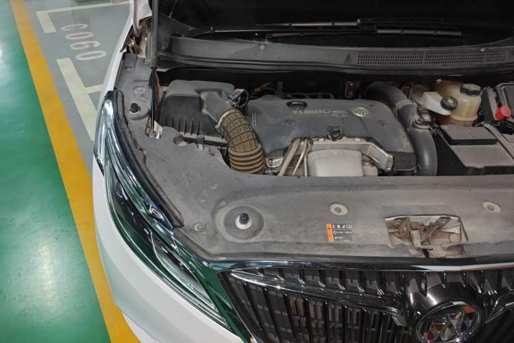 Used Buick GL8 2017 ES 28T Luxury Model China V Standard Engine Bay Right