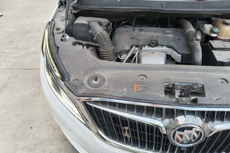 Used Buick GL8 2017 ES 28T Luxury Model China V Standard Engine Bay Right