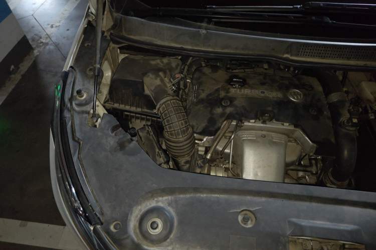 Used Buick GL8 2017 ES 28T Luxury Model China V Standard Engine Bay Right