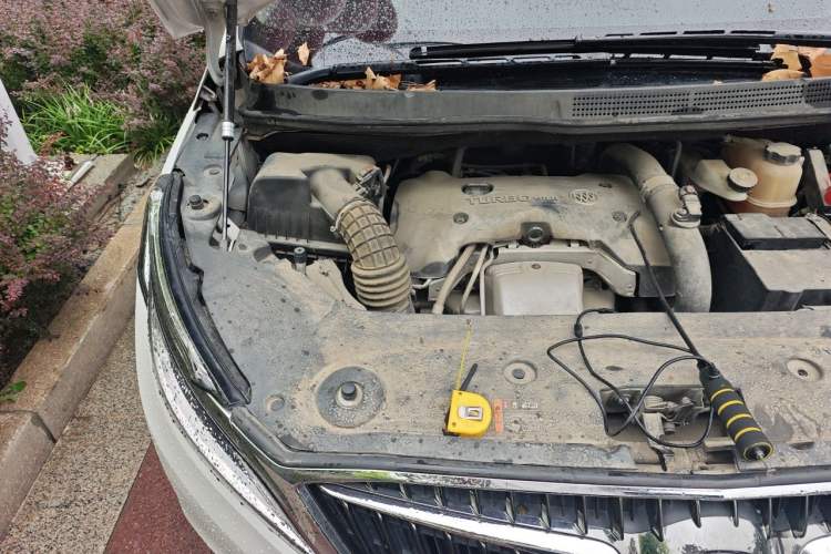 Used Buick GL8 2017 ES 28T Comfort Model China V Standard Engine Bay Right