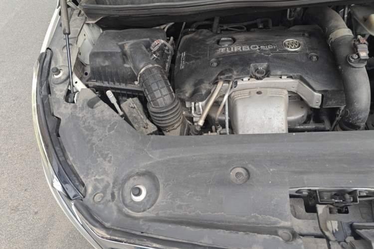 Used Buick GL8 2017 ES 28T Comfort Model China V Standard Engine Bay Right