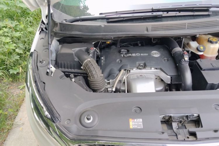 Used Buick GL8 2017 ES 28T Premium Version China V Standard Engine Bay Right