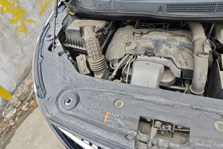 Used Buick GL8 2017 ES 28T Premium Version China V Standard Engine Bay Right