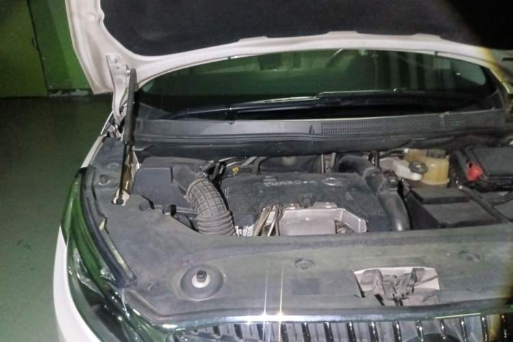 Used Buick GL8 2017 ES 28T Comfort Model China V Standard Engine Bay Right