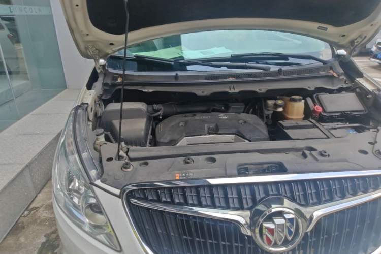 Used Buick GL8 2017 25S Luxury Version China V Standard Engine Bay Right