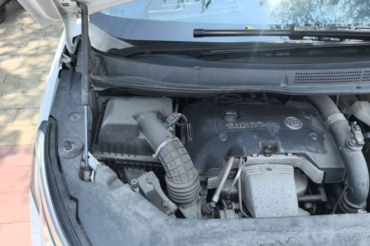 Used Buick GL8 2017 ES 28T Comfort Model China V Standard Engine Bay Right