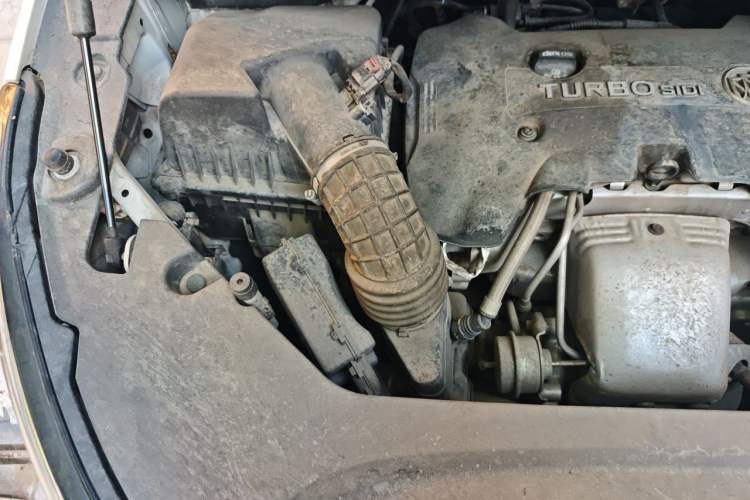 Used Buick GL8 2017 ES 28T Comfort Model China V Standard Engine Bay Right