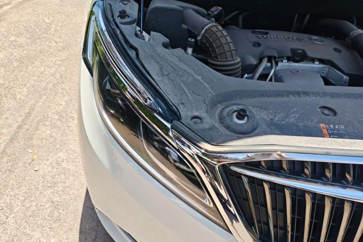 Used Buick GL8 2017 ES 28T Luxury Model China V Standard Engine Bay Right