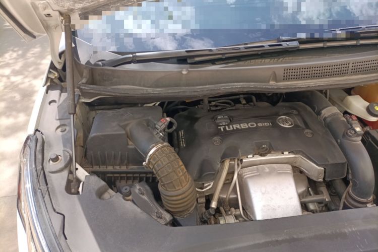 Used Buick GL8 2017 ES 28T Comfort Model China V Standard Engine Bay Right