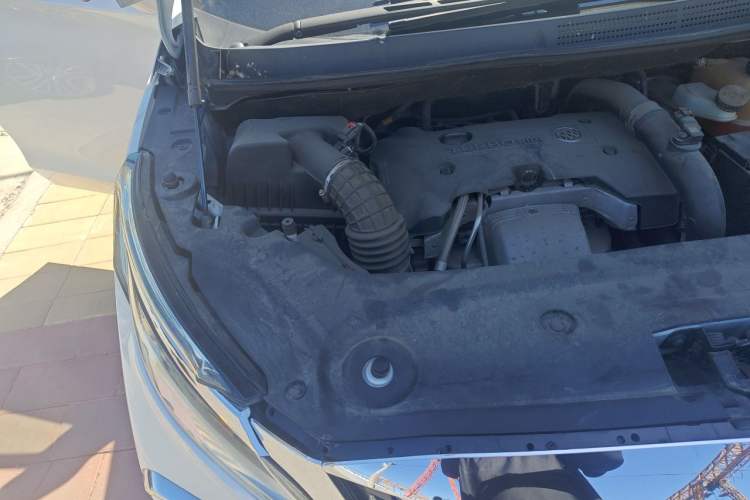 Used Buick GL8 2017 ES 28T Comfort Model China V Standard Engine Bay Right