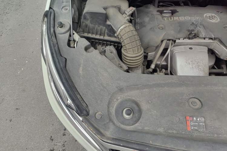 Used Buick GL8 2017 ES 28T Flagship Model China V Standard Engine Bay Right