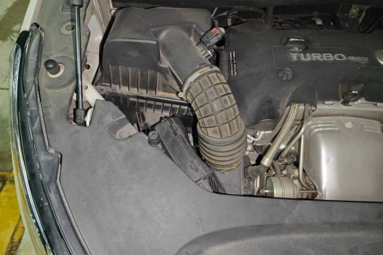 Used Buick GL8 2017 ES 28T Flagship Model China V Standard Engine Bay Right