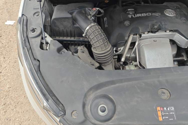 Used Buick GL8 2017 ES 28T Premium Version China V Standard Engine Bay Right