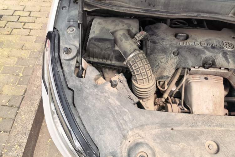 Used Buick GL8 2017 ES 28T Comfort Model China V Standard Engine Bay Right