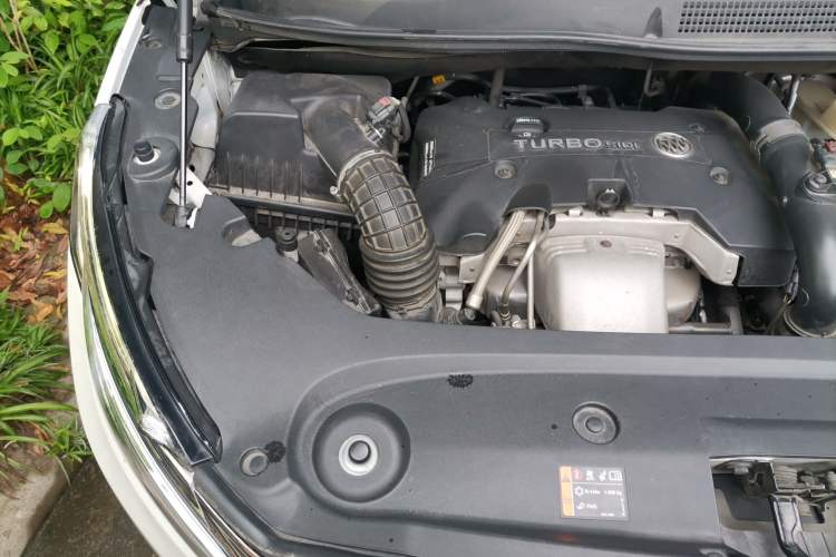 Used Buick GL8 2017 ES 28T Comfort Model China V Standard Engine Bay Right