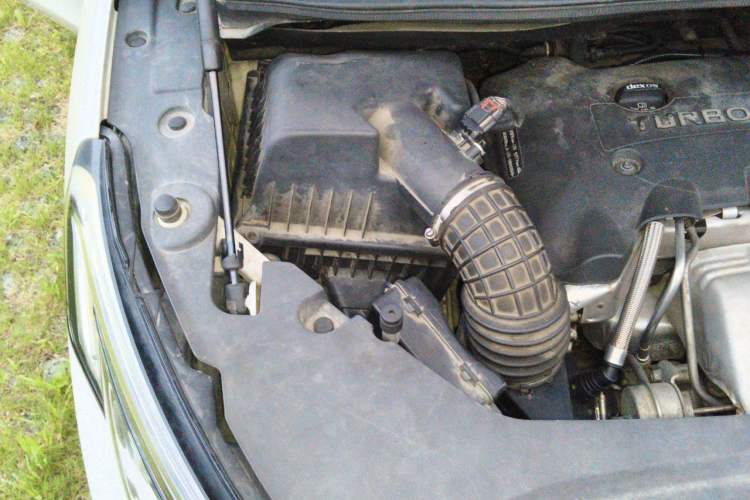 Used Buick GL8 2017 ES 28T Comfort Model China V Standard Engine Bay Right