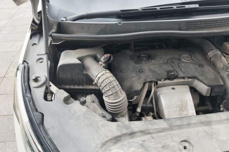 Used Buick GL8 2017 ES 28T Luxury Model China V Standard Engine Bay Right