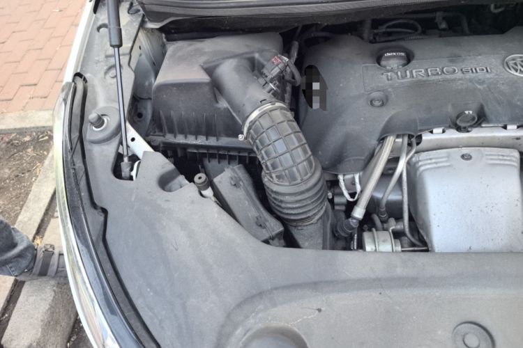 Used Buick GL8 2017 ES 28T Flagship Model China V Standard Engine Bay Right