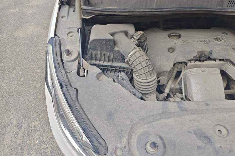 Used Buick GL8 2017 ES 28T Premium Version China V Standard Engine Bay Right