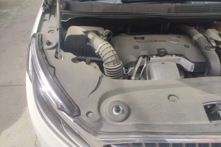 Used Buick GL8 2017 ES 28T Flagship Model China V Standard Engine Bay Right