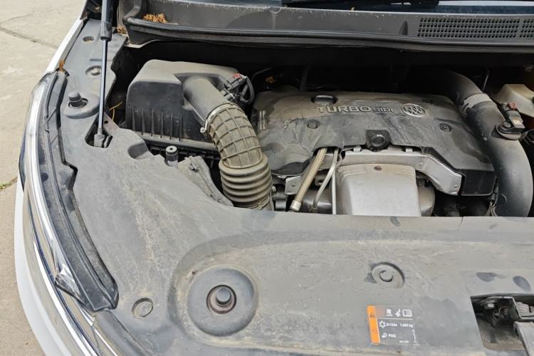 Used Buick GL8 2017 ES 28T Luxury Model China V Standard Engine Bay Right