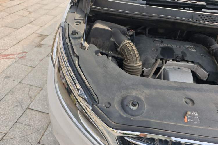 Used Buick GL8 2017 ES 28T Luxury Model China V Standard Engine Bay Right
