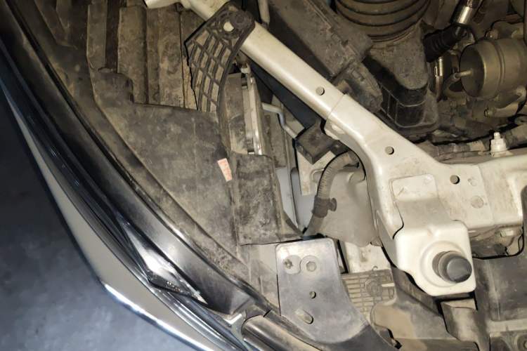 Used Buick GL8 2017 ES 28T Premium Version China V Standard Engine Bay Right