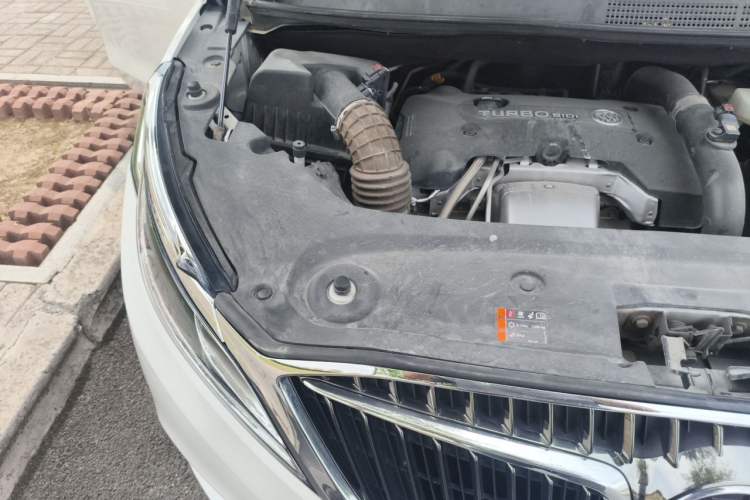 Used Buick GL8 2017 ES 28T Luxury Model China V Standard Engine Bay Right