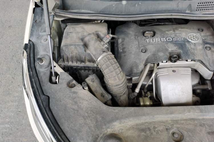 Used Buick GL8 2017 ES 28T Flagship Model China V Standard Engine Bay Right