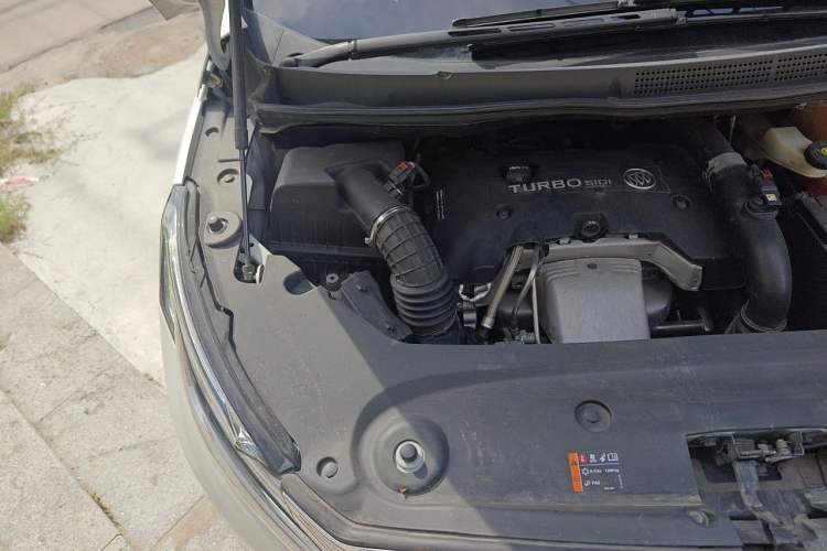 Used Buick GL8 2017 ES 28T Luxury Model China V Standard Engine Bay Right