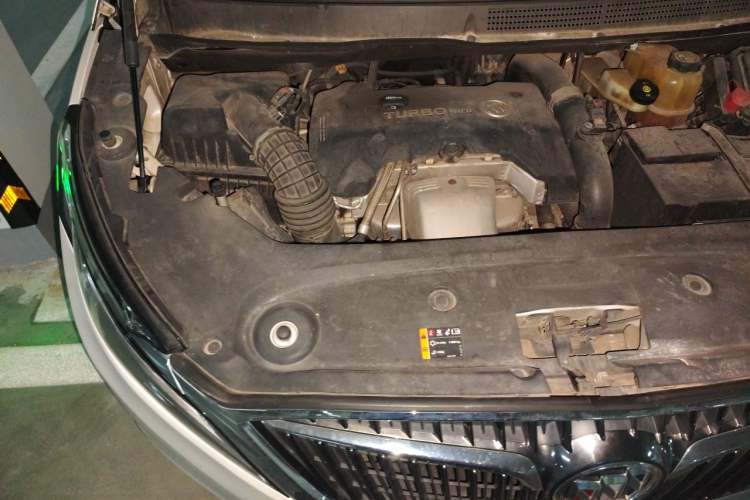 Used Buick GL8 2017 ES 28T Comfort Model China V Standard Engine Bay Right