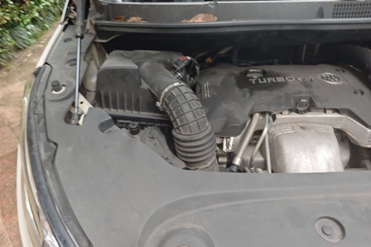 Used Buick GL8 2017 ES 28T Luxury Model China V Standard Engine Bay Right