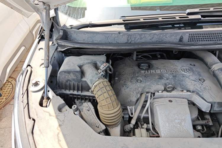 Used Buick GL8 2017 ES 28T Premium Version China V Standard Engine Bay Right