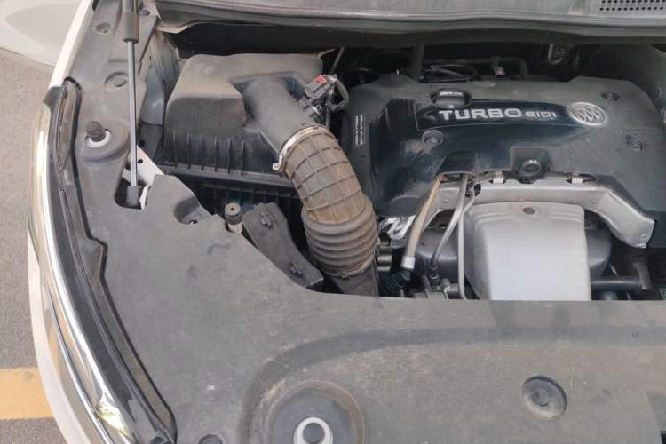Used Buick GL8 2017 ES 28T Flagship Model China V Standard Engine Bay Right