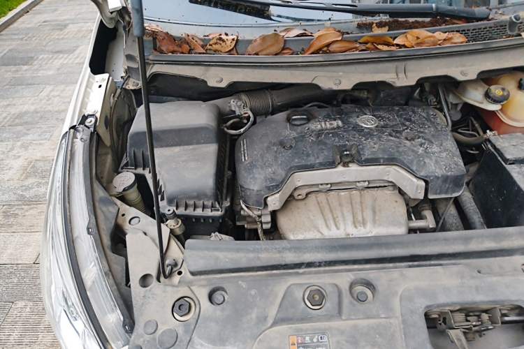 Used Buick GL8 2017 25S Luxury Version China V Standard Engine Bay Right