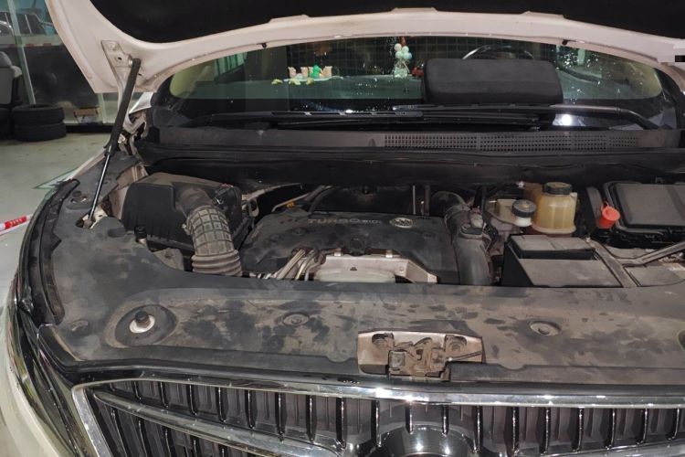 Used Buick GL8 2017 ES 28T Luxury Model China V Standard Engine Bay Right