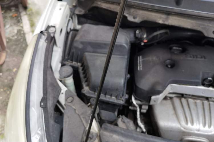 Used Buick GL8 2017 25S Prestige Version China V Standard Engine Bay Right