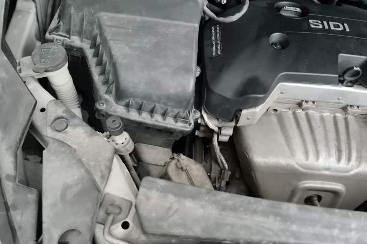 Used Buick GL8 2017 25S Prestige Version China V Standard Engine Bay Right