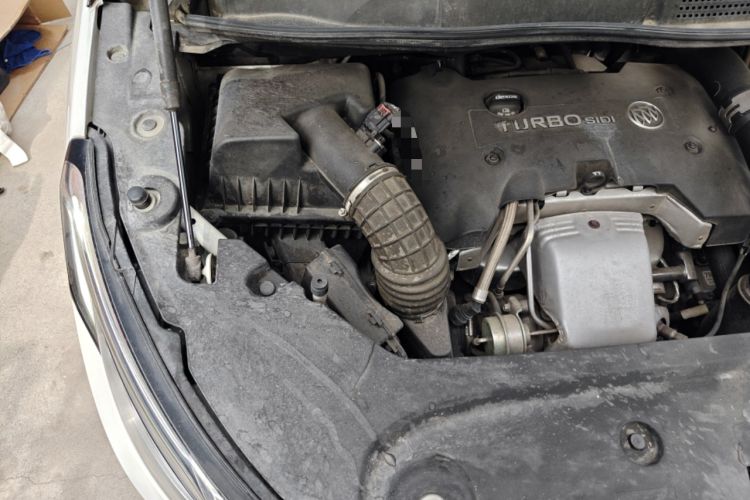 Used Buick GL8 2017 ES 28T Comfort Model China V Standard Engine Bay Right
