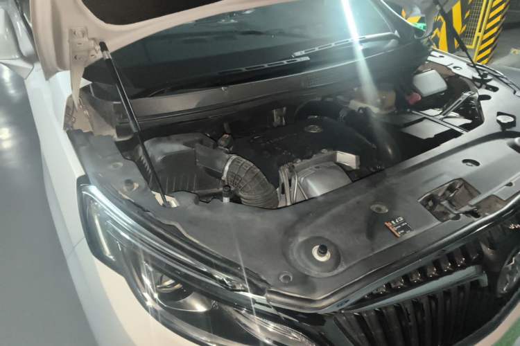 Used Buick GL8 2017 ES 28T Comfort Model China V Standard Engine Bay Right