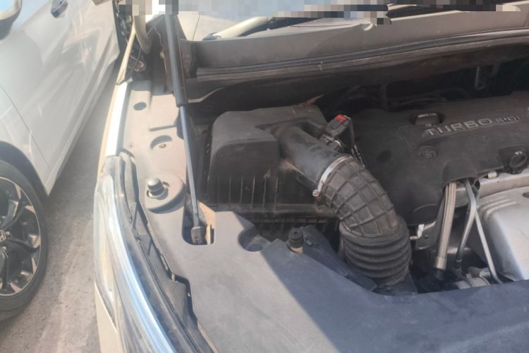 Used Buick GL8 2017 ES 28T Premium Version China V Standard Engine Bay Right