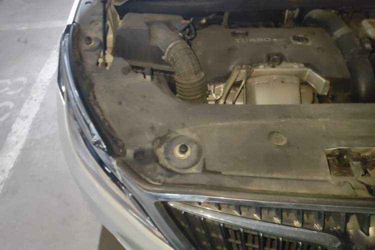 Used Buick GL8 2017 ES 28T Comfort Model China V Standard Engine Bay Right