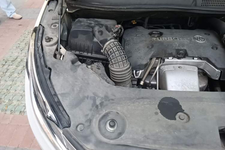 Used Buick GL8 2017 ES 28T Luxury Model China V Standard Engine Bay Right