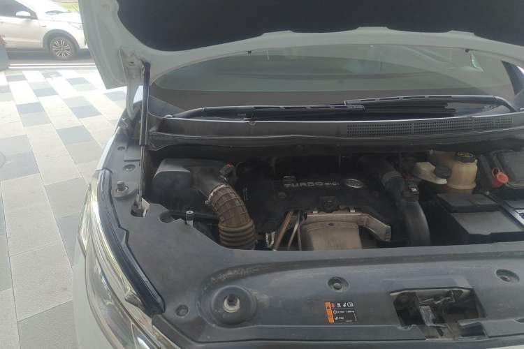 Used Buick GL8 2017 ES 28T Premium Version China V Standard Engine Bay Right