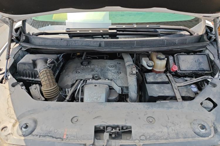 Used Buick GL8 2017 ES 28T Premium Version China V Standard Engine Bay