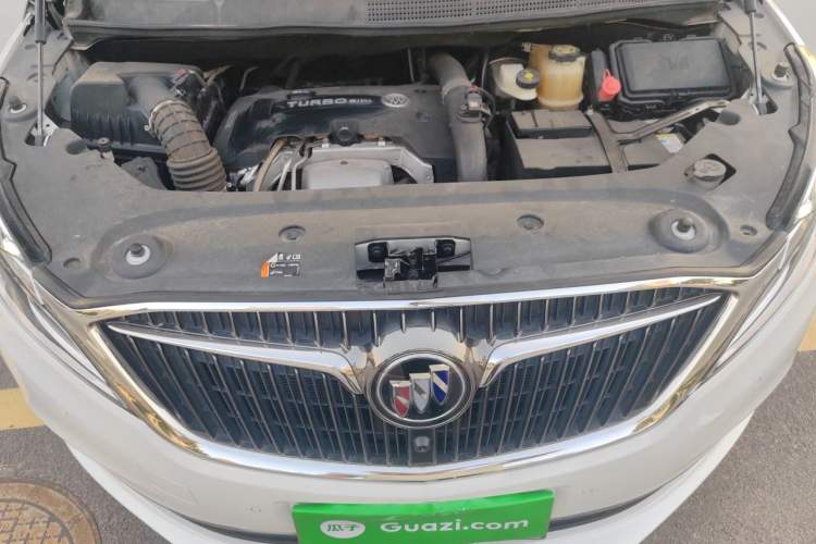 Used Buick GL8 2017 ES 28T Flagship Model China V Standard Engine Bay