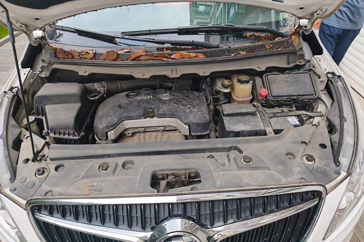Used Buick GL8 2017 25S Luxury Version China V Standard Engine Bay