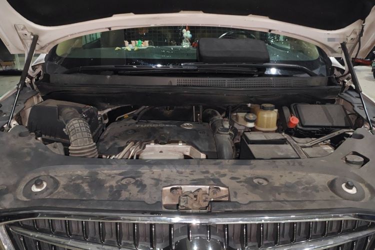 Used Buick GL8 2017 ES 28T Luxury Model China V Standard Engine Bay