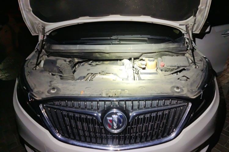 Used Buick GL8 2017 ES 28T Luxury Model China V Standard Engine Bay