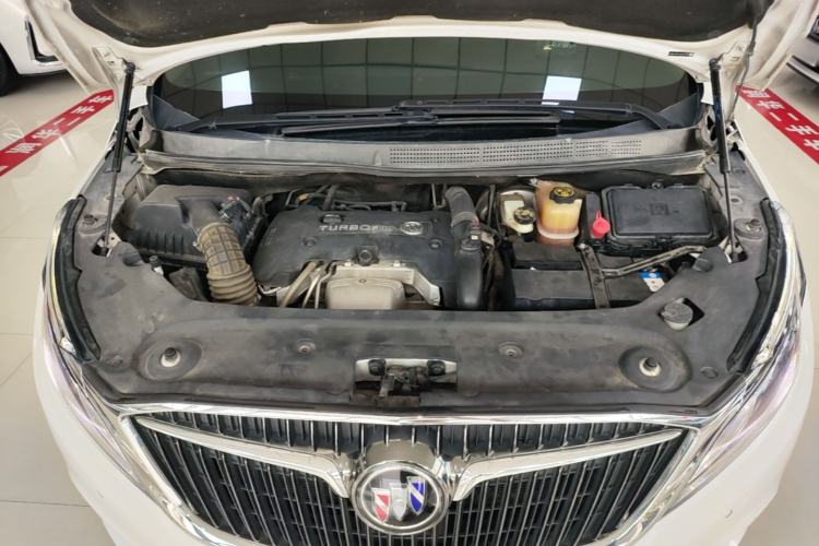 Used Buick GL8 2017 ES 28T Flagship Model China V Standard Engine Bay